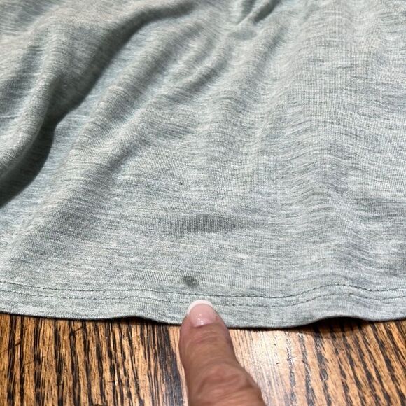 Kim & Cami Top Pastel Green Long Sleeves Back lined with Buttons size 1X - Picture 11 of 12